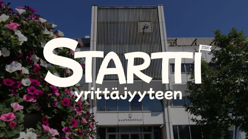 Lappeenrannan kaupungintalo. Kuvan päällä lukee "Startti yrittäjyyteen".